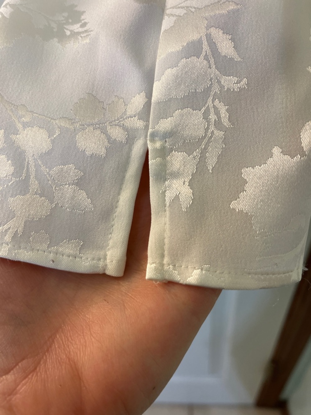 Sleeveless Cream Floral Jacquard Top - Picture 7 of 11